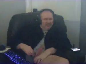 Cam4 Live Sex of behindu123
