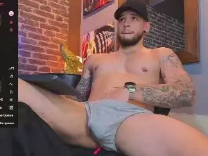 Cam4 Sex Cam of MATTEOSANTINO21