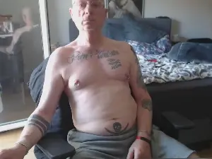 Cam4 Live Porn of kinkyguy07