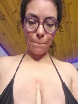 Cam4 Live Sex Cam of Lucci_Lovee