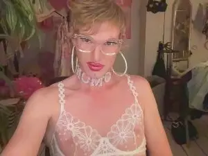 Cam4 Sex Cam of pinkyfagyboy