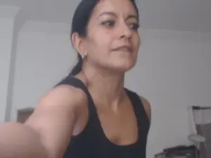 Cam4 Live Sex of GOLDENBOOTY