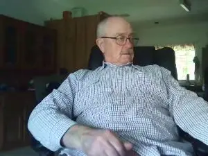 Cam4 Live Porn of robert_51xx