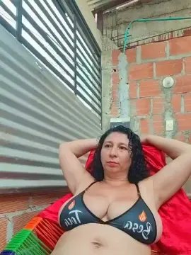 Cam4 Live Sex Cam of Maturealexa