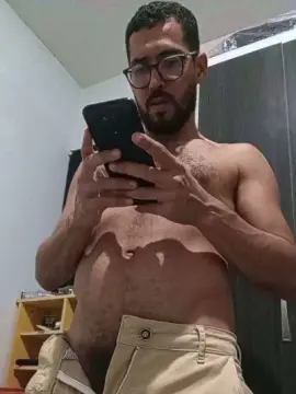 Cam4 Sex Chat of HShotsmilegyn