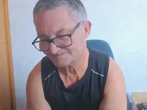 Cam4 Free Live Porn of bigballnz
