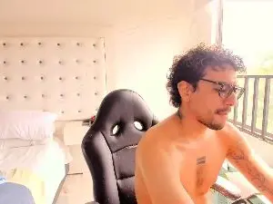 Cam4 Free Live Porn of damian_fat_dick