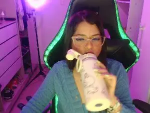 Cam4 Watch Live Sex Cams of Lauriiis