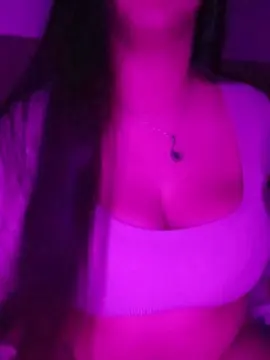 Cam4 Live Sex of morenita_888