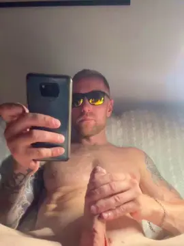 Cam4 Sex Cam of emanuilxxx2