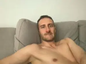 Cam4 Free Live Porn of LukaShyGuy225