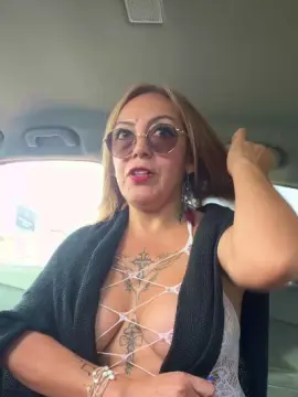 Cam4 Free Porn Cam of charlotte_milf3