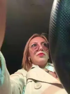 Cam4 Free Live Porn of charlotte_milf3
