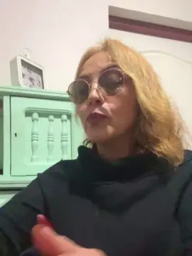 Cam4 Watch Live Sex Cams of charlotte_milf3