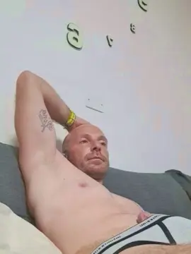 Cam4 Live Sex of Gnaro90