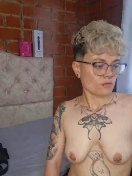 Cam4 Private Sex Chat of Megan222_