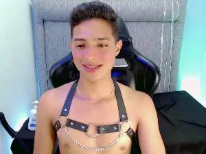 Cam4 Live Sex of YUZTIN_LITTLE