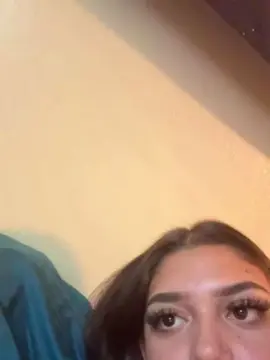 Cam4 Free Live Porn of Crissybooluvsu