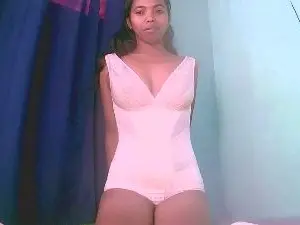 Cam4 Free Live Porn of Fitiavana8