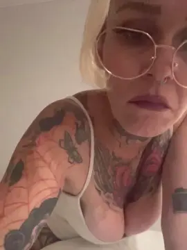 Cam4 Adult Video Chat of mollymoonsex