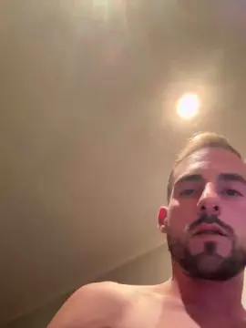Cam4 Free Porn Cam of MorenoSamuel