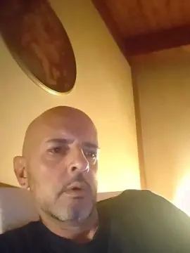 Cam4 Free Porn Cam of CIONDOLONE82