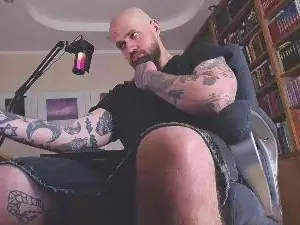 Cam4 Nude Webcam of FindomJason