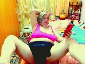 Cam4 Free Live Porn of ellyhot