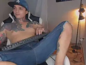 Cam4 Sex Chat of enjoymycock999