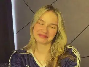 Cam4 Watch Live Sex Cams of LindseyWatah