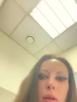 Cam4 Free Live Porn of bigiulia42gcom2