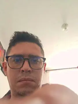 Cam4 Adult Webcam of julian9113sexy