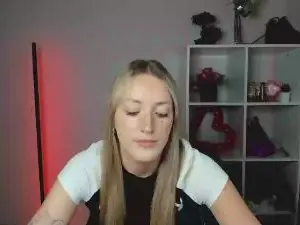 Cam4 Adult Video Chat of EvelynBlond