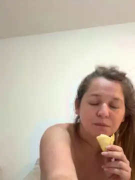 Cam4 Nude Webcam of mieldulcexx