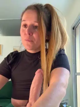 Cam4 Live Sex of mieldulcexx
