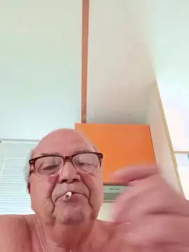 Cam4 Free Live Porn of minuzzo61