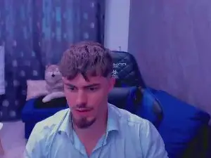 Cam4 Sex Cam of greekgod19