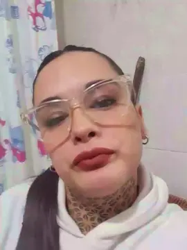 Cam4 Adult Video Chat of camuchi_xxx