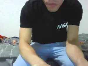 Cam4 Adult Webcam of pequeboy_hot