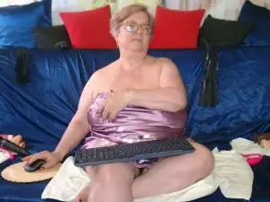 Cam4 Free Live Porn of QueenPammy
