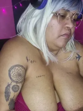 Cam4 Live Porn of BlackQueen1992