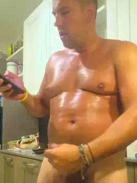 Cam4 Live Sex of 83moro83