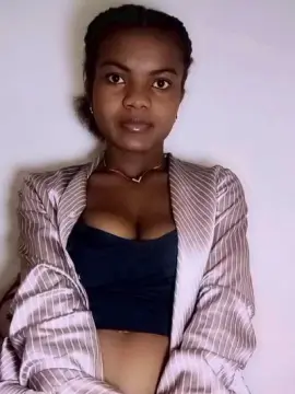 Cam4 Adult Video Chat of mialisoa3