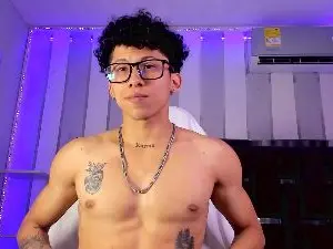 Cam4 Free Live Porn of Akaza_