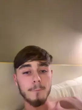 Cam4 Live Porn of CheekyChap7081
