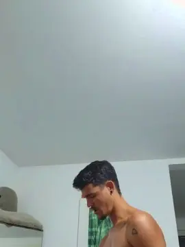 Cam4 Free Porn Cam of Levi_Henrique