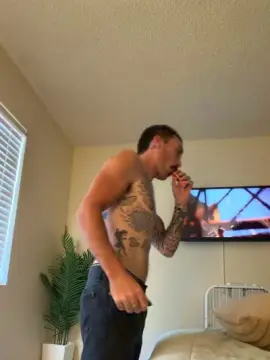 Cam4 Live Sex Cam of BigDickJohnny25
