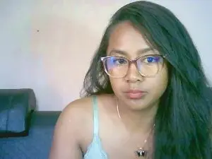 Cam4 Free Live Porn of Yummy_sitraka