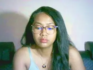 Cam4 Live Sex Cam of Yummy_sitraka
