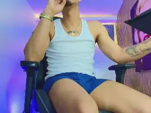 Cam4 Sex Cam of Dominic_Max